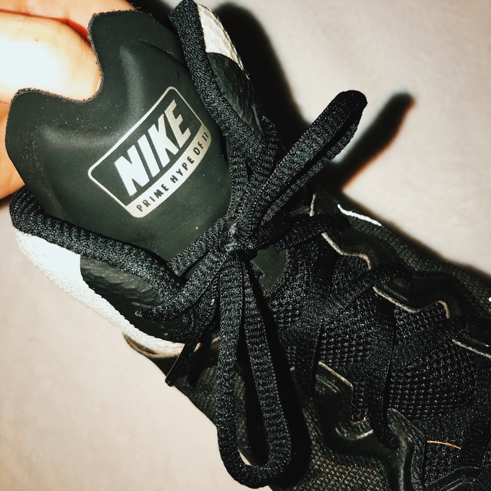 Nike Hyperdunks - image 2